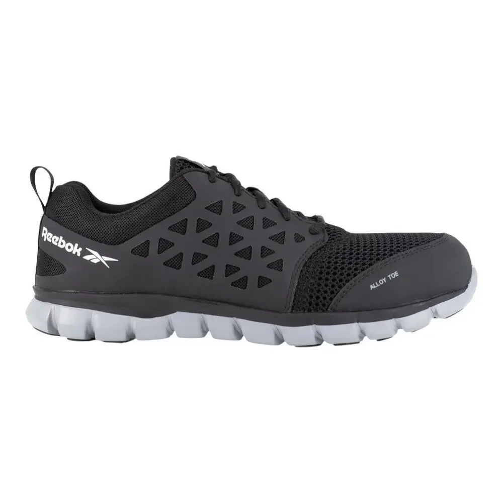 Reebok 🚨🚨brand new